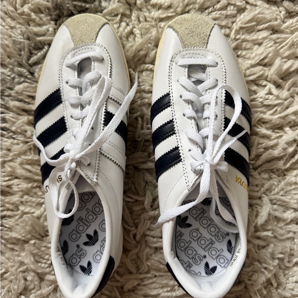 Adidas Originals Samba (Japan- Shibuya Exclusive) in white and navy